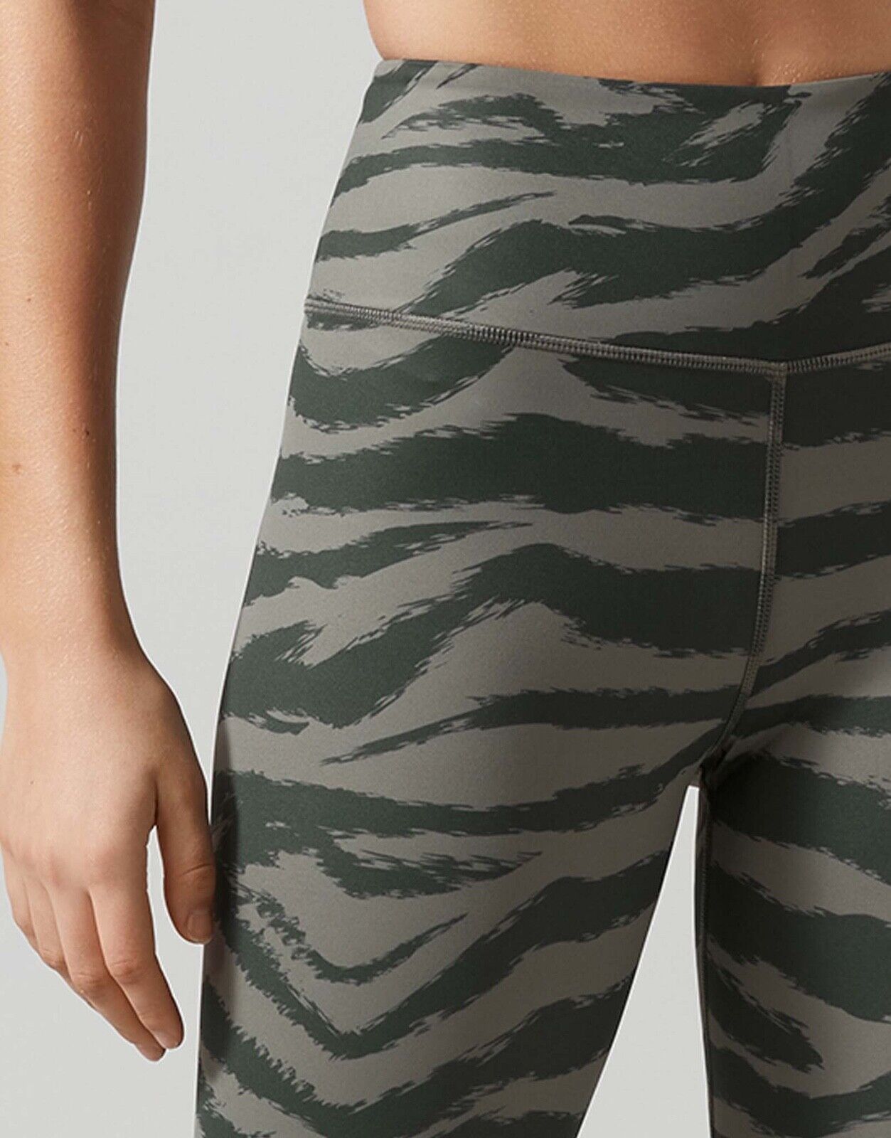 Lilybod Ariana Leggings Dusty Olive Tiger Print. Detail.