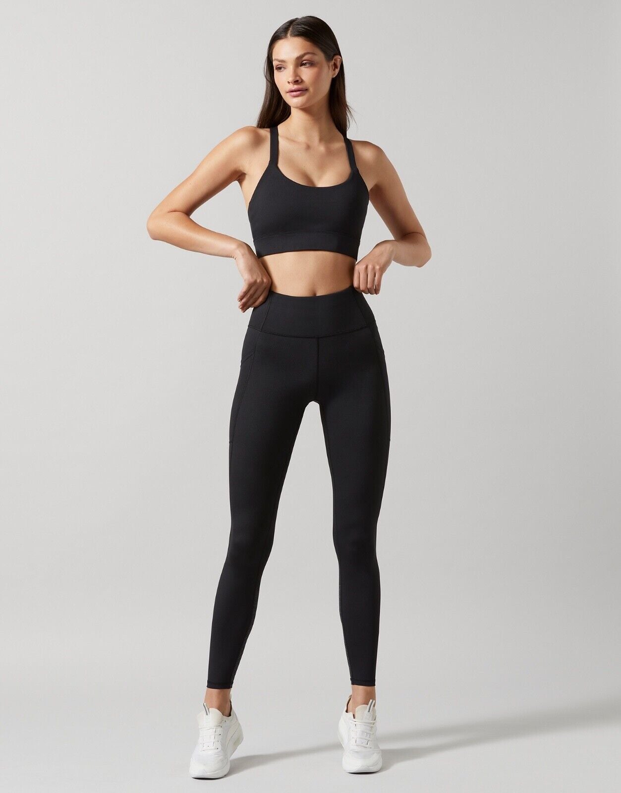 Lilybod Harlow Leggings Black. Full body image.