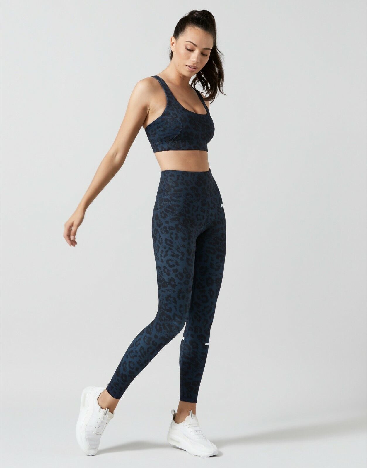 Lilybod Karla Leggings Midnight Navy. Full body image.